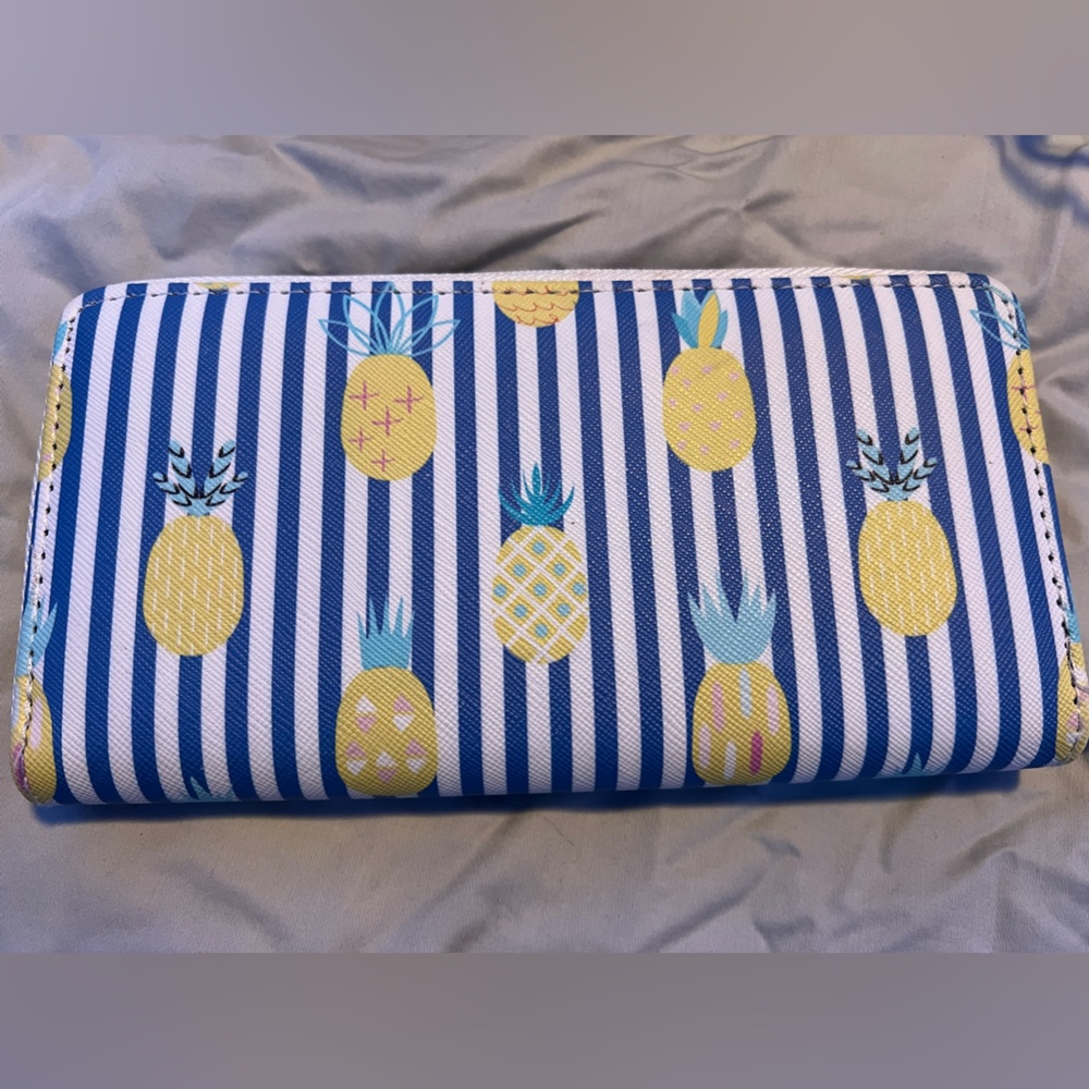 Pineapple Wallet - Picture 3 of 3